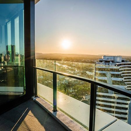 2 Bedroom Luxurious Family Apartment Next To Pacific Fair - Broadbeach Gold Coast Gc22 Екстериор снимка