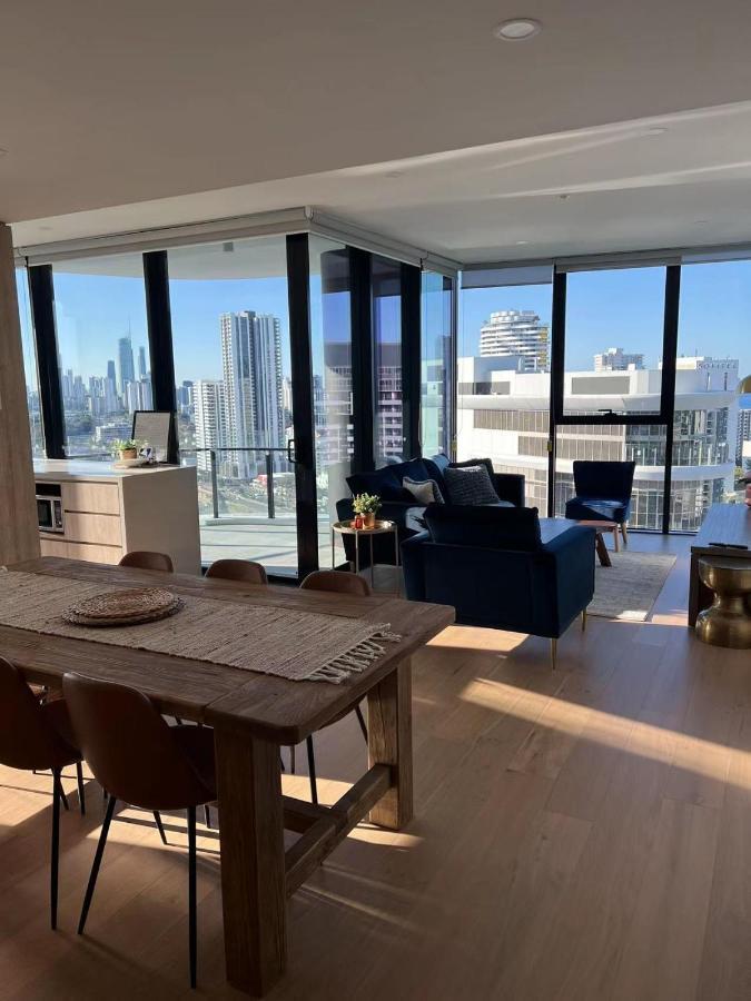 2 Bedroom Luxurious Family Apartment Next To Pacific Fair - Broadbeach Gold Coast Gc22 Екстериор снимка