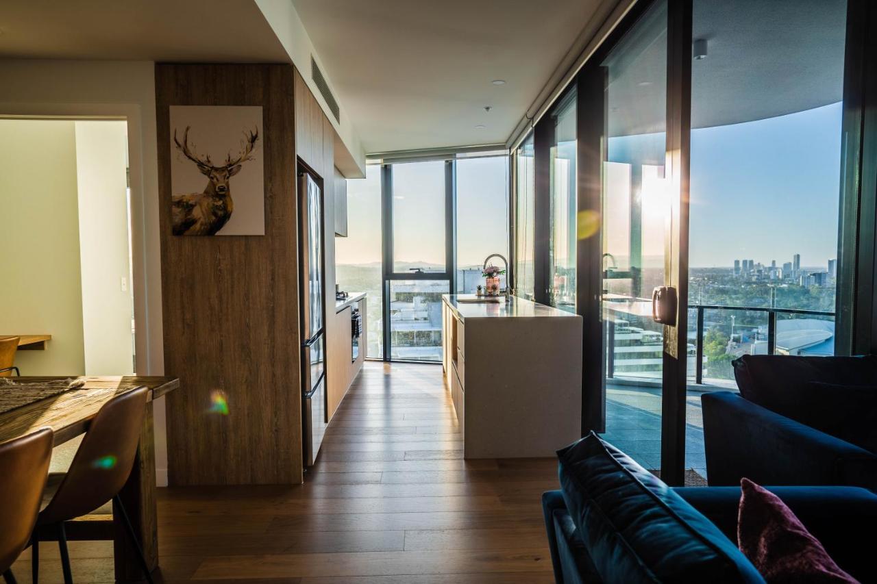 2 Bedroom Luxurious Family Apartment Next To Pacific Fair - Broadbeach Gold Coast Gc22 Екстериор снимка