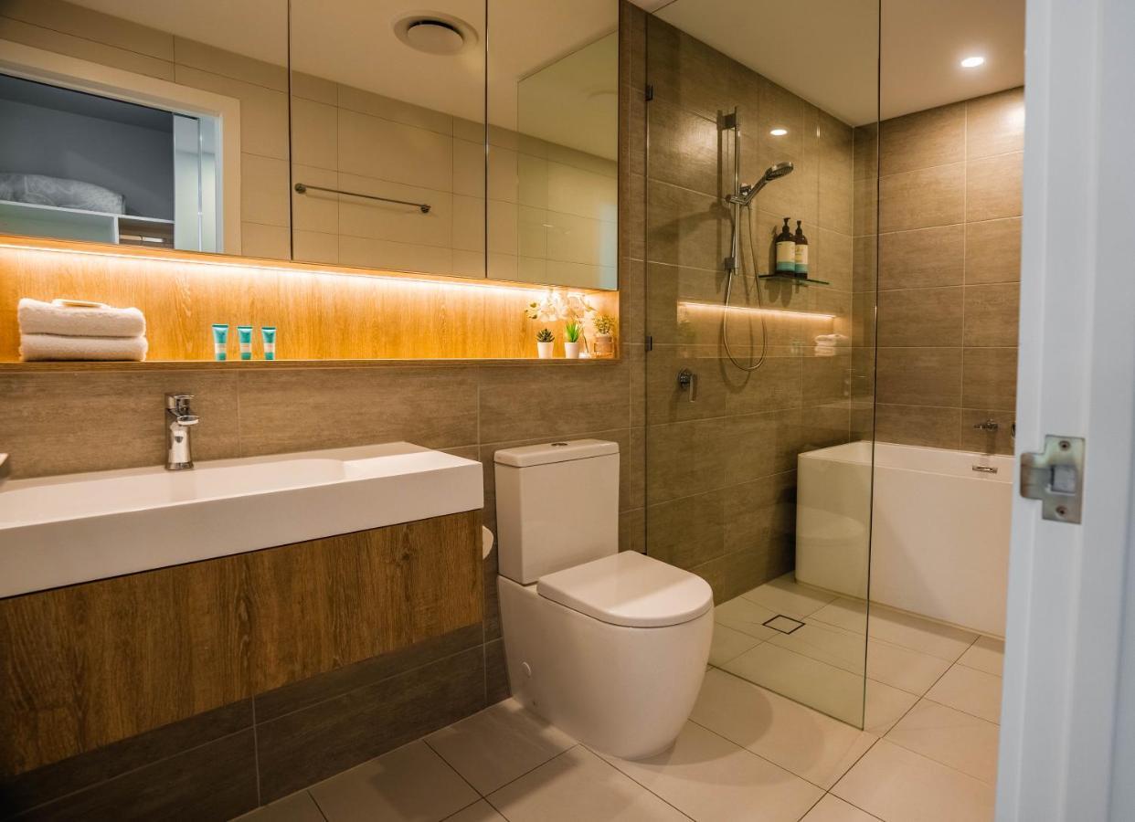 2 Bedroom Luxurious Family Apartment Next To Pacific Fair - Broadbeach Gold Coast Gc22 Екстериор снимка